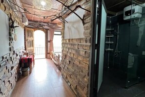 Unclassified image, 4 of 8, button - O'Chau Meo Vac Homestay Ha Giang (Pa Vi)