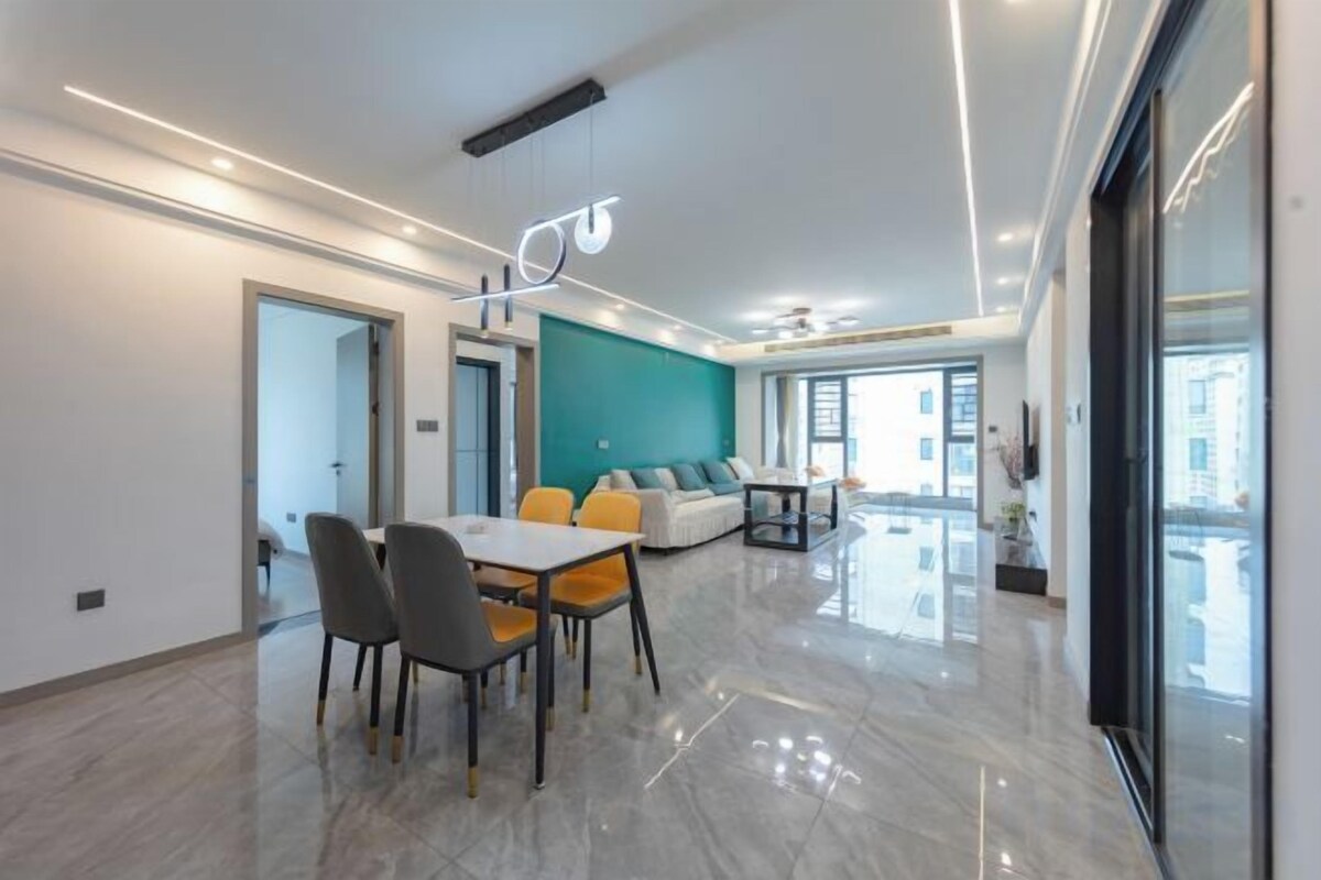 Yun Lan Four-Bedroom Four-Bed Mahjong Suite (Washing Machine + Fridge + Kitchen)