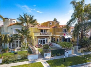 Exterior - NEW Near Beach Rental | Comfortable | Clean | Cozy (Huntington Beach)