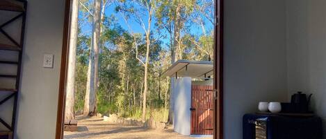 1 bedroom, bed sheets