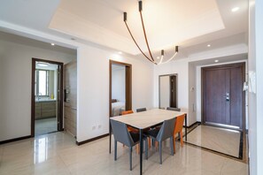 Appartement Supérieur, 3 chambres, cuisine, vue ville | Salle de séjour
