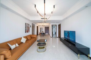 Appartement Supérieur, 3 chambres, cuisine, vue ville | Salle de séjour