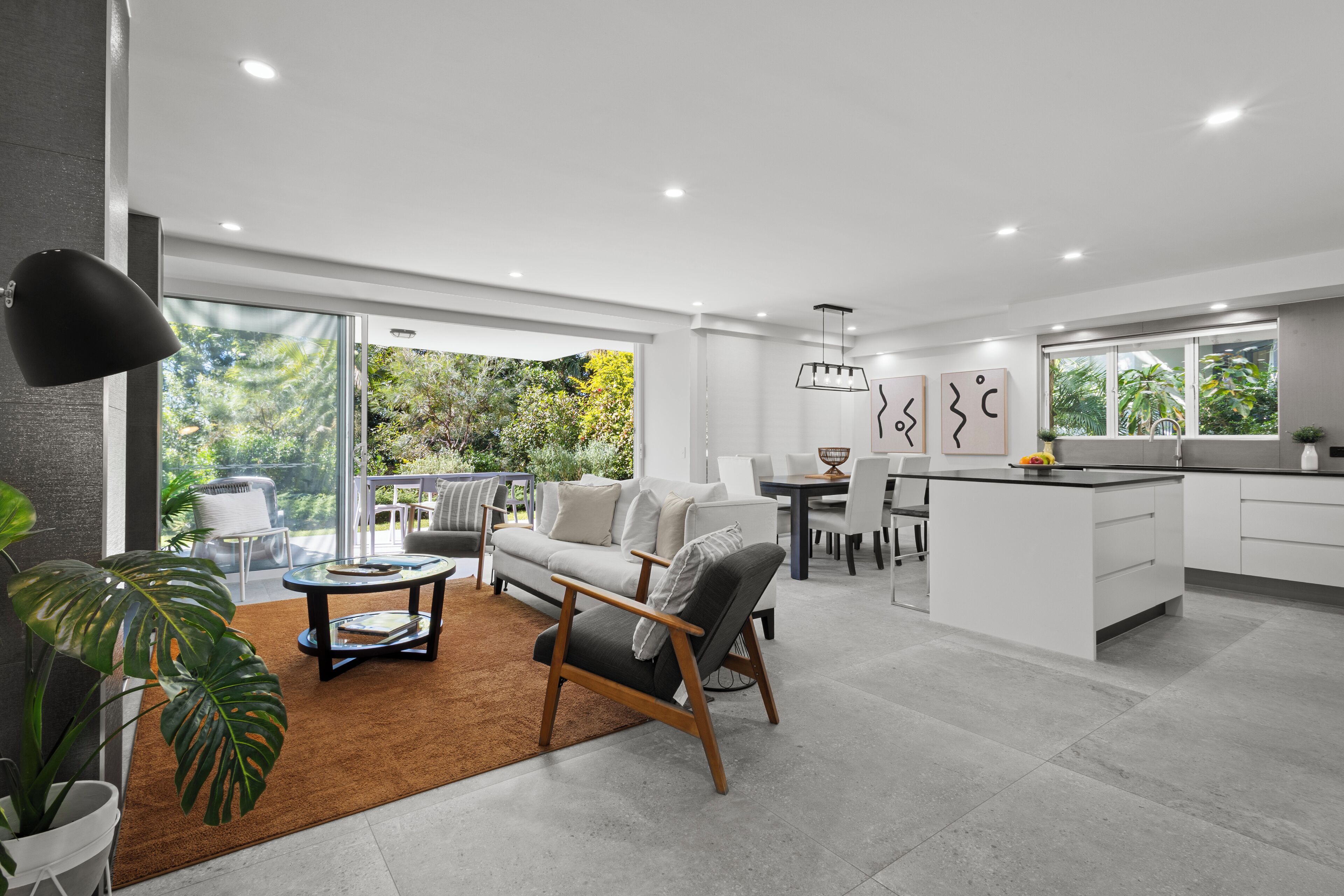 Deluxe Apartment, Patio, Garden View | Living area