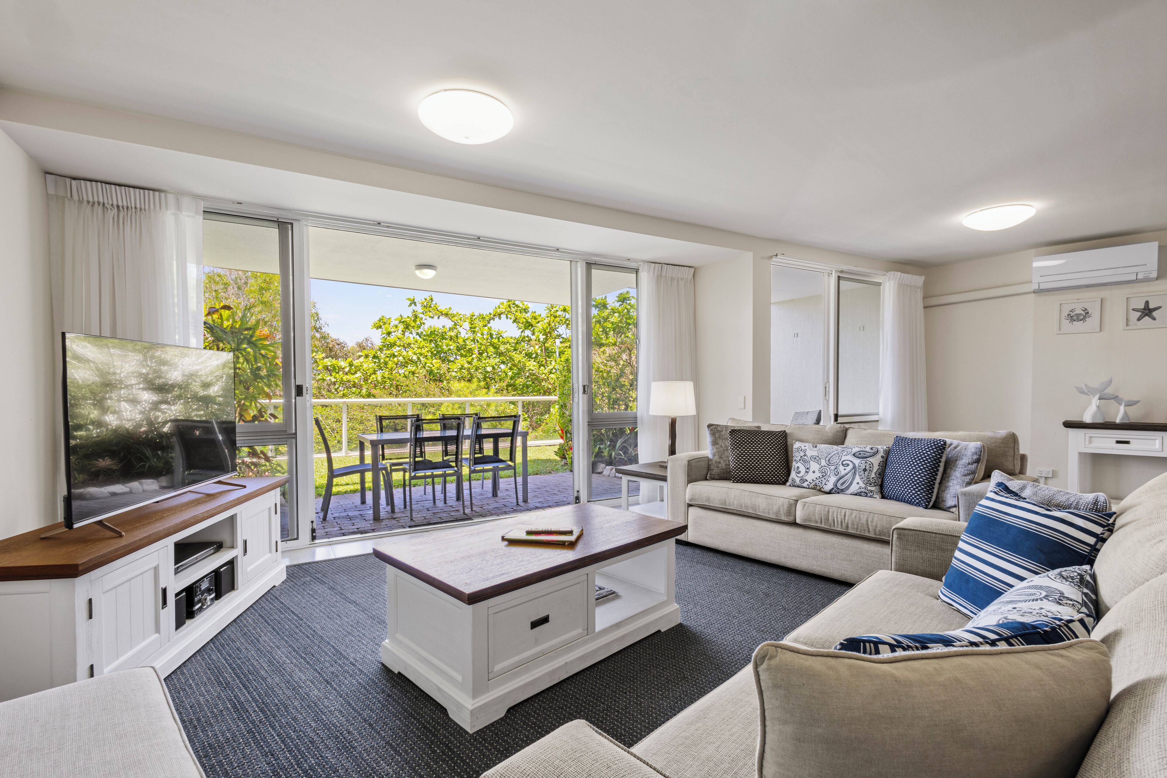 Comfort Apartment, Patio, Garden View | Living area