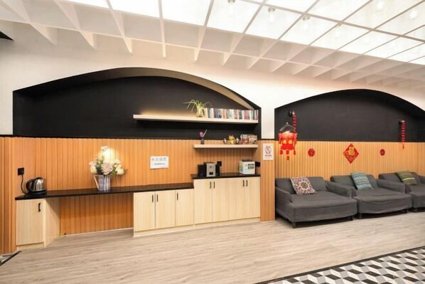 Bar-salon dans le hall