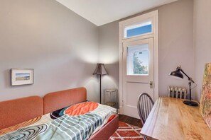 3 chambres, fer et planche à repasser, Wi-Fi gratuit, draps fournis
