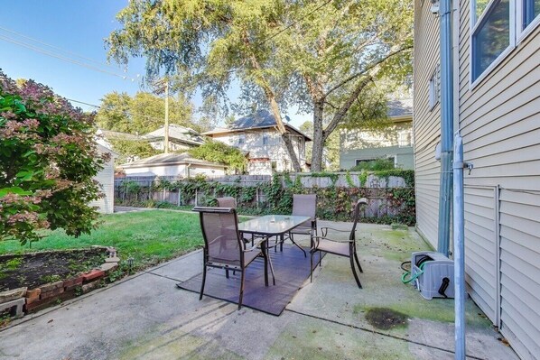 تناول الطعام بالخارج