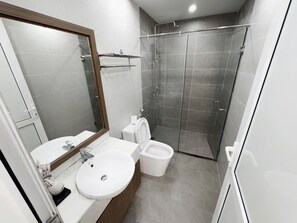 家庭公寓, 城市景观 | 浴室 | 淋浴设施、免费洗浴用品、吹风机、毛巾