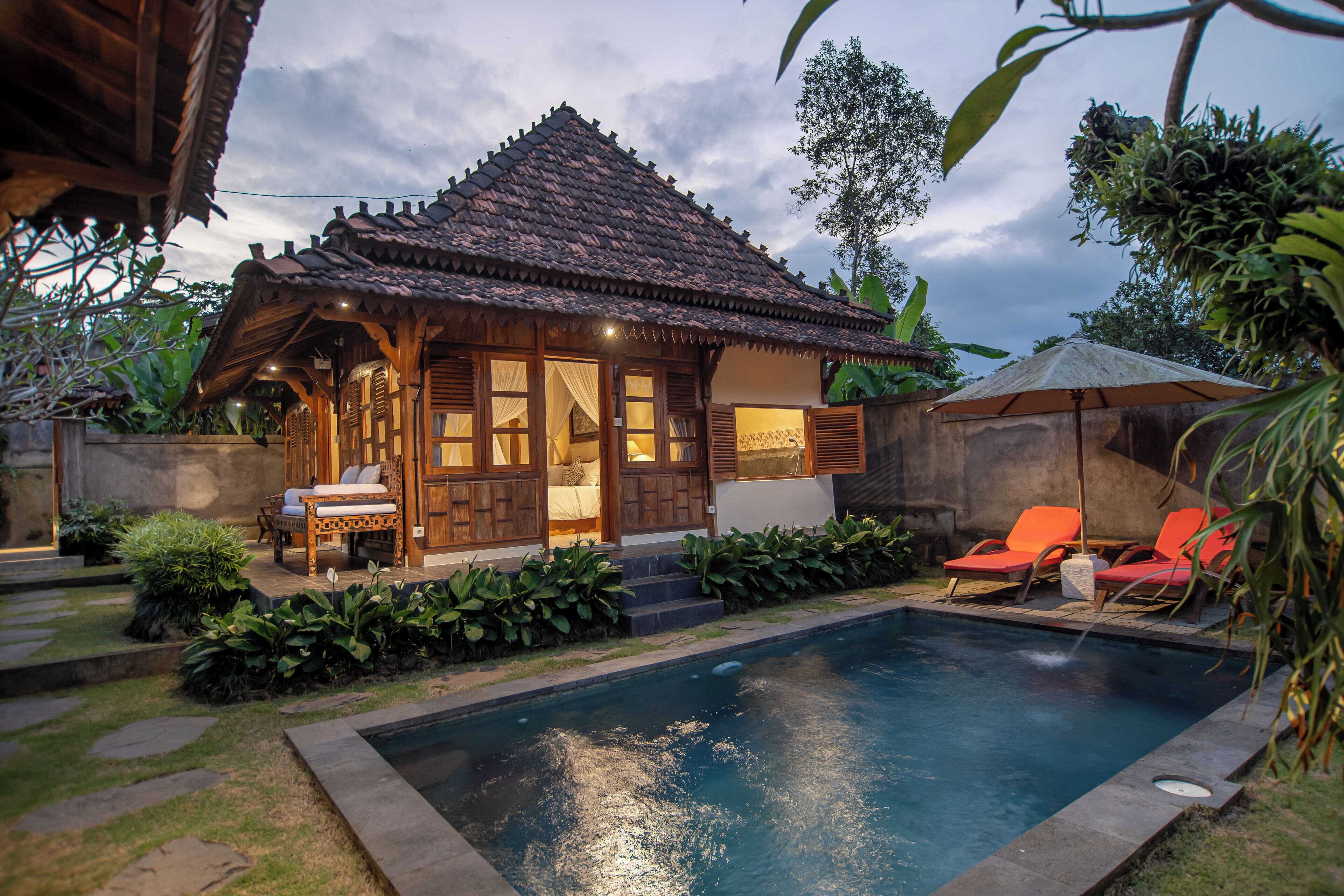 Deluxe villa, uitzicht op tuin | Privézwembad