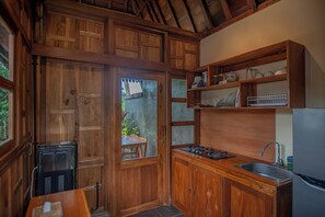 Private kitchen - Kerjim Wooden Villa (Sukawati)