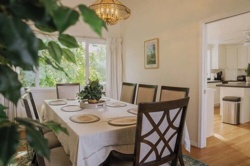 Cedar Grove 3B2B Upper Unit / Yard & City Access