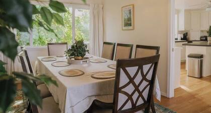 Cedar Grove 3B2B Upper Unit / Yard & City Access