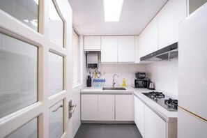 Superior Apartment, Balcony, City View | Private kitchenette