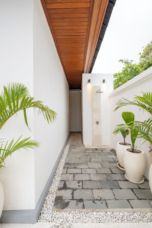 Property grounds - Luxurious & private 2-bedroom villa with pool in the heart of Nusa Dua, Bali (Bali)