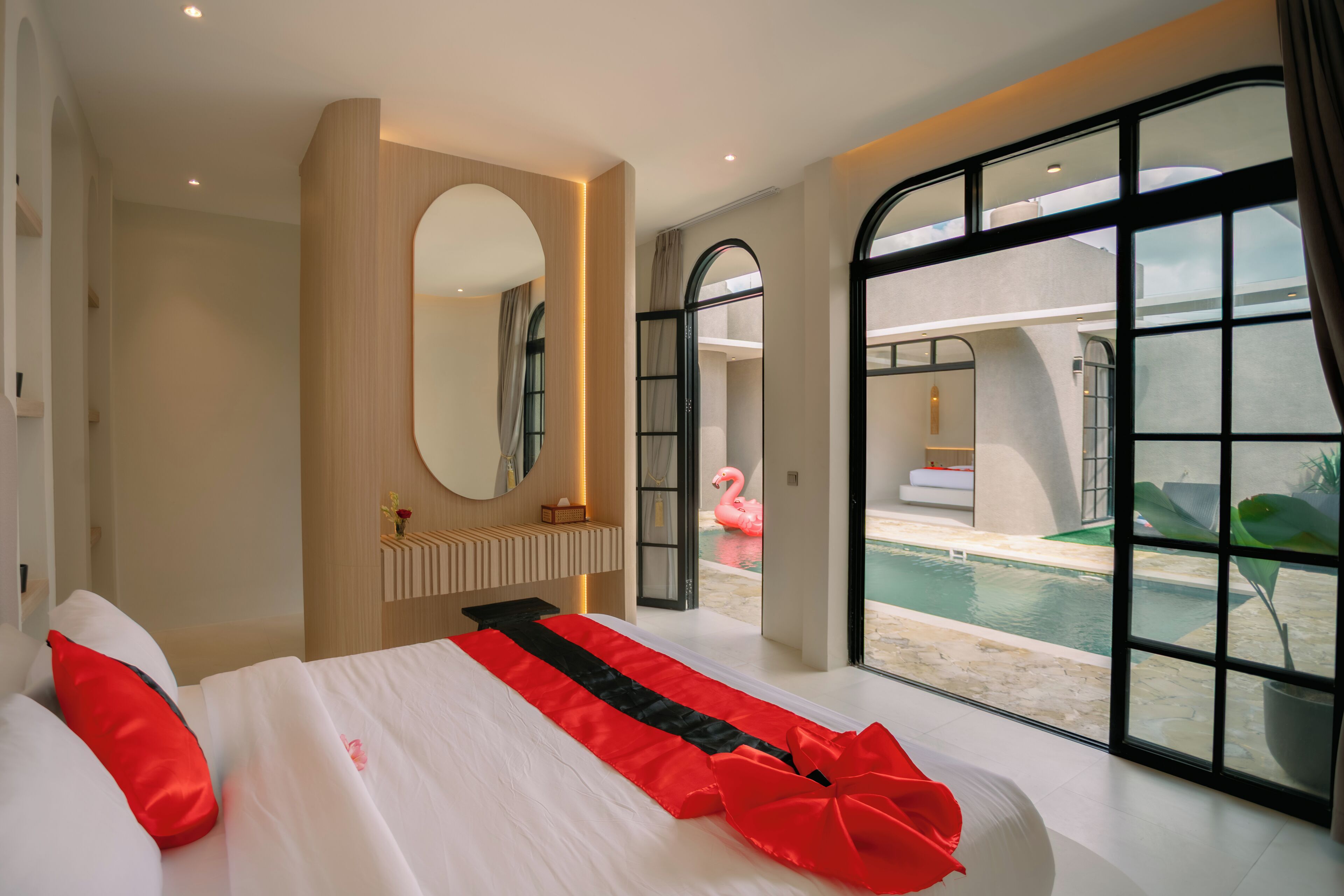 Cortinas blackout, tabla de planchar con plancha y wifi gratis 