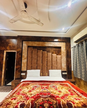 Deluxe Double Room | Free WiFi