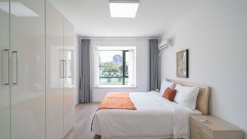 Superior Apartment, 3 Bedrooms, Balcony, City View | Free WiFi