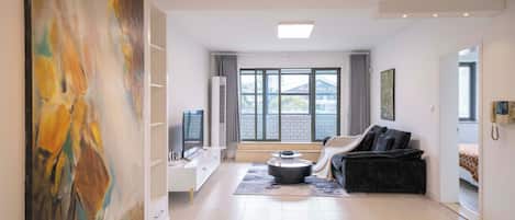 Superior Apartment, 3 Bedrooms, Balcony, City View | Living room