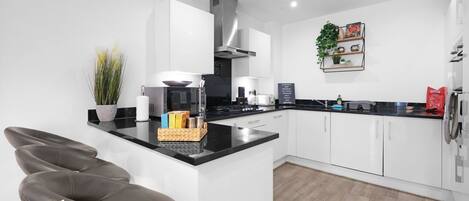 Køleskab, mikrobølgeovn, ovn, opvaskemaskine