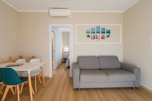 Apartment, Balcony | Living area | Toys, printers