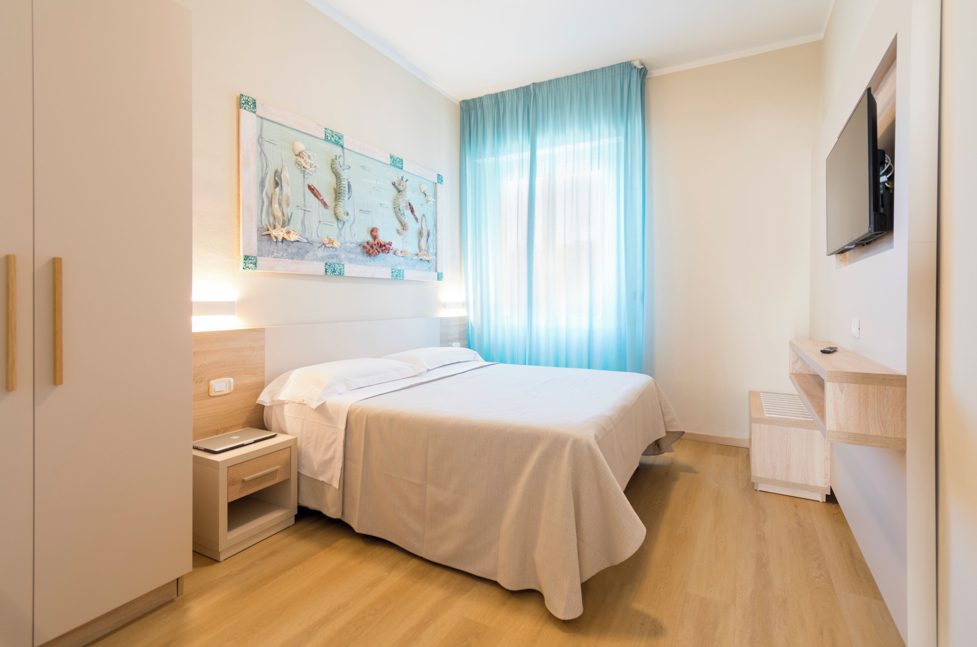 Apartment | Zimmersafe, Verdunkelungsvorhänge, Bügeleisen/Bügelbrett