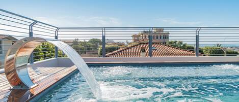 Piscine sur le toit