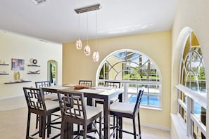 Dining - VILLA NO.1 - Canal Front Pool Home | Family Friendly | Private Heated Pool & Spa (Cape Coral)