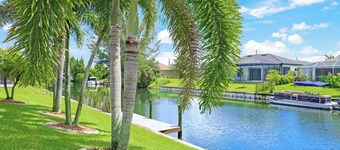 VILLA NO.1POOLVILLA AM KANAL/FAMILY FRIENDLY POOL VILLA CANAL FRONT