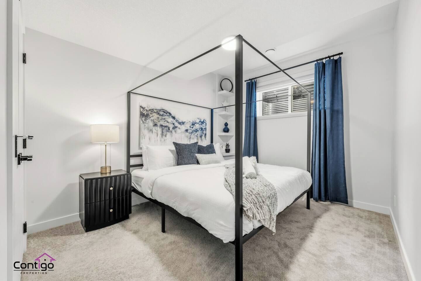 2 bedrooms, desk, iron/ironing board, travel crib