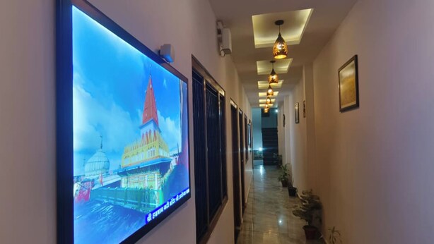 Gambar tidak terklasifikasi, 1 dari 18, tombol