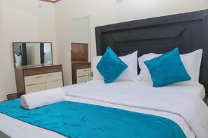 Tabla de planchar con plancha, wifi y ropa de cama 