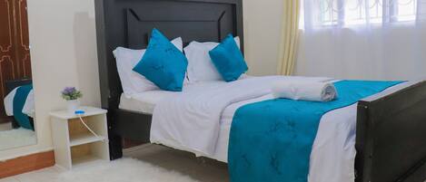 Iron/ironing board, WiFi, bed sheets