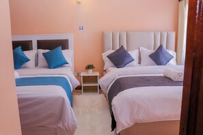 Tabla de planchar con plancha, wifi y ropa de cama 