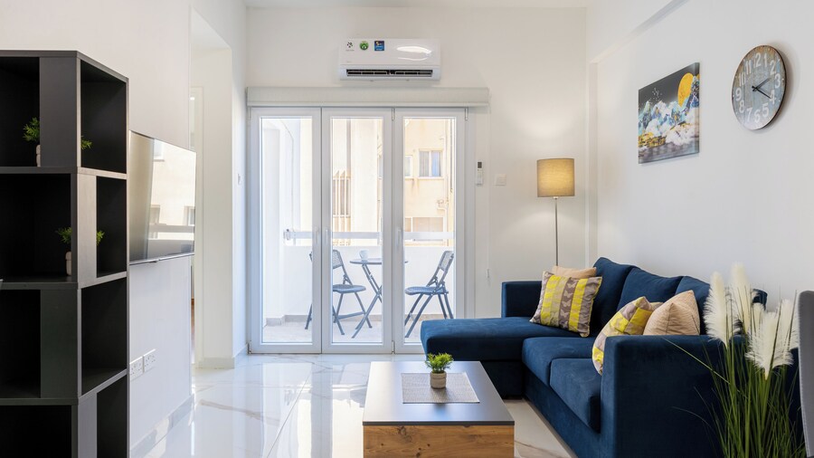 Vibe - 1 BR APt & Balcony in Larnaca