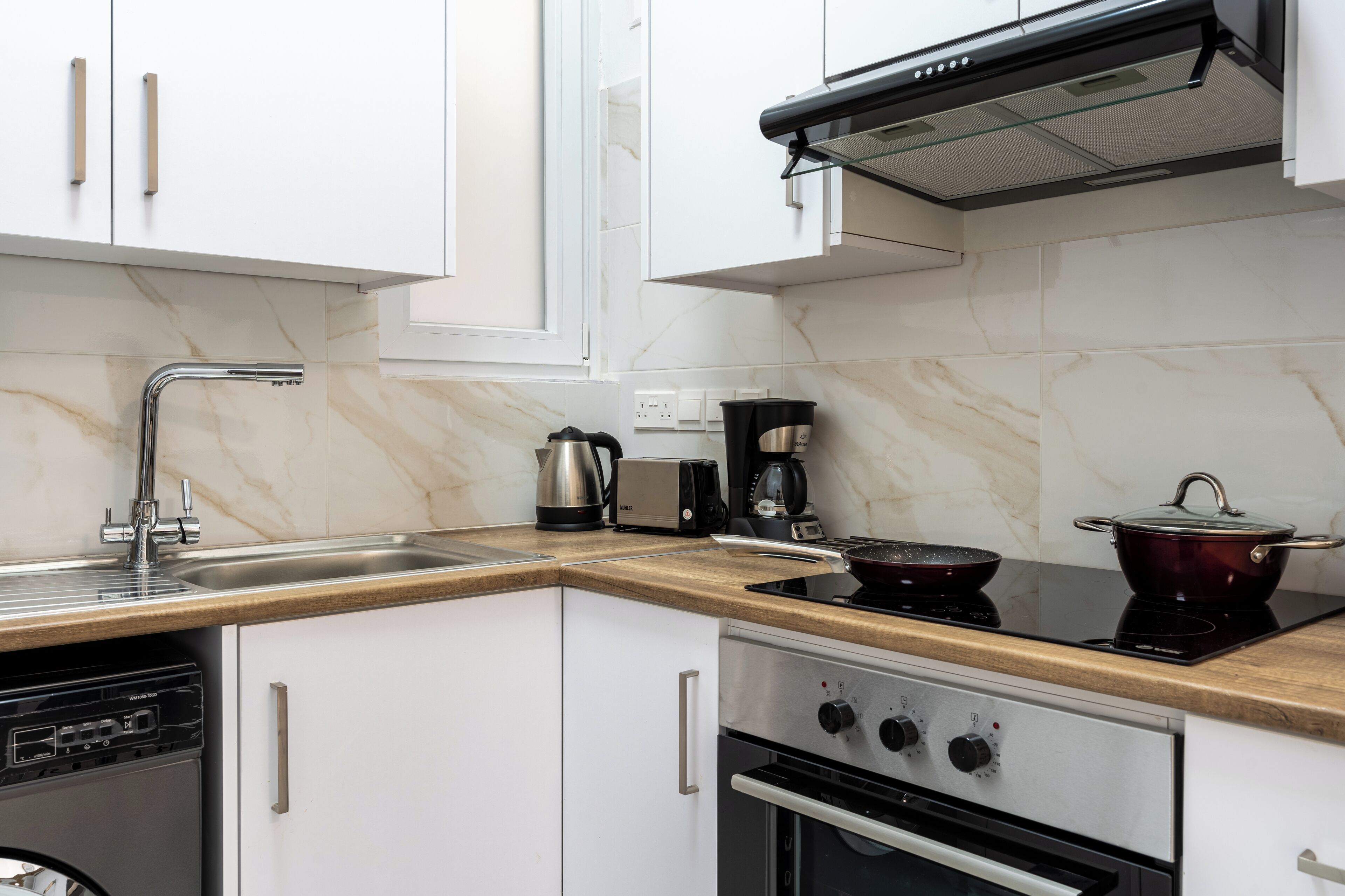 Tủ lạnh, lò vi sóng, lò nướng, bếp nấu 