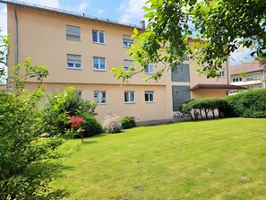Exterior - Apartment 'Allgäu Space' with Shared Garden, Balcony and Wi-Fi (Marktoberdorf)