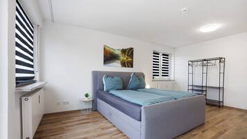 4 bedrooms, WiFi, bed sheets