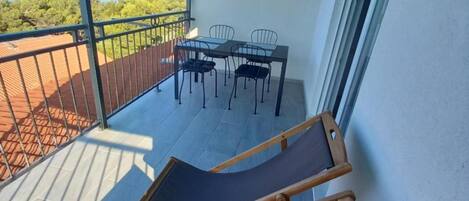 Apartment (One Bedroom Apartment with Balcony an) | Balcony