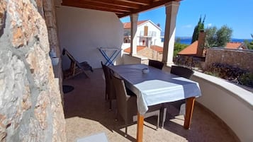 Apartment (Comfort One Bedroom Apartment with Te) | Balkon