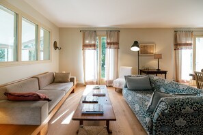 Fireplace, foosball, table tennis, books