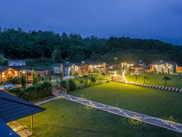 Vista frontal de la propiedad