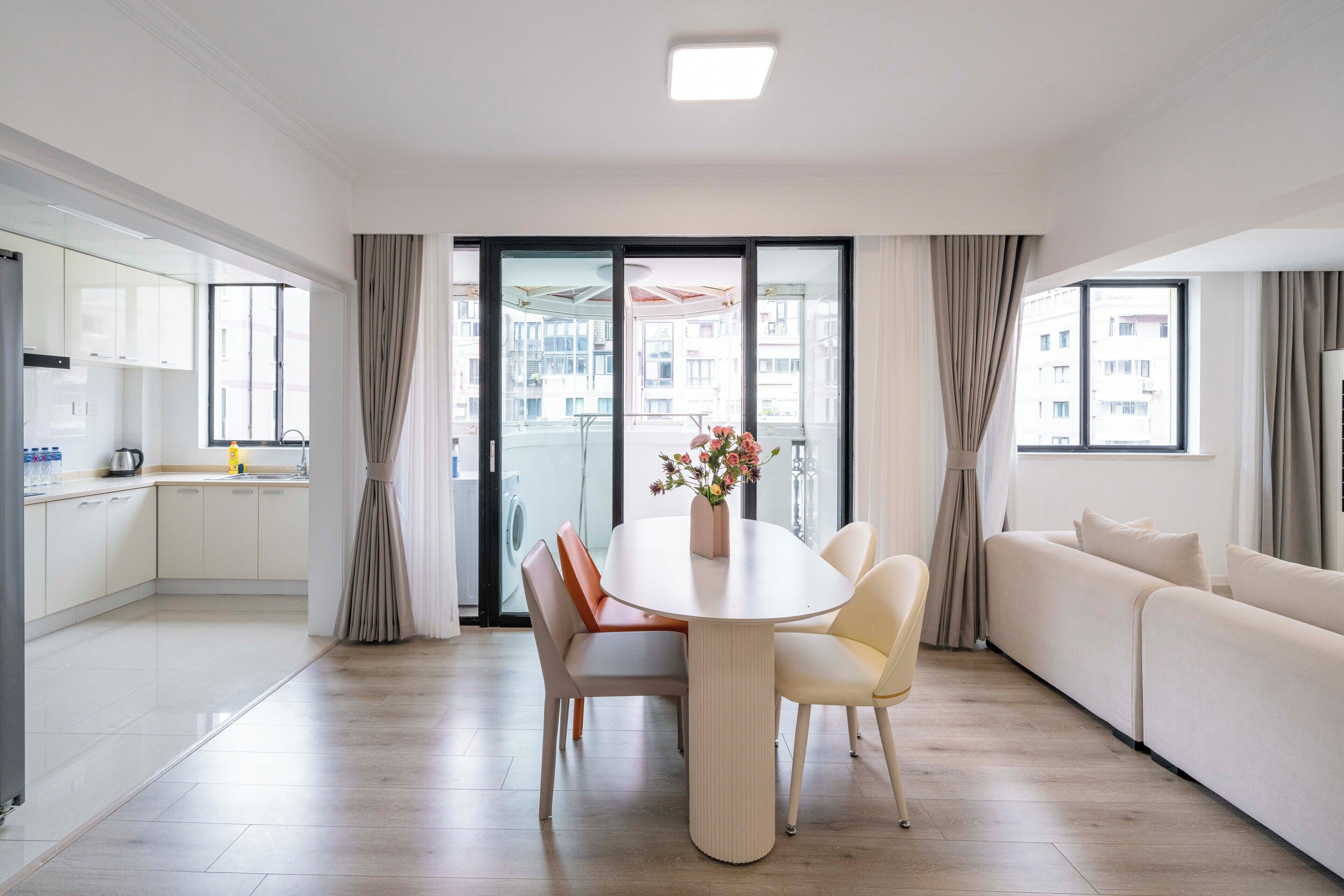 高級公寓, 2 間臥室, 城市景 | 客廳 | 55 吋智能電視連有線電視頻道