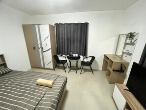 1 quarto, acesso à internet, roupa de cama