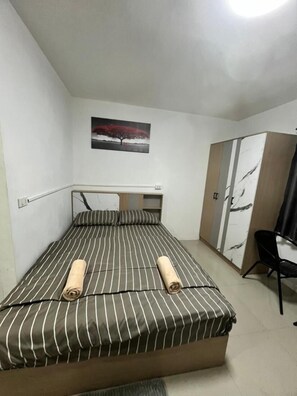 1 bedroom, internet, bed sheets