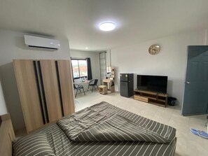 1 多间卧室、上网接入、床单