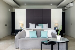 Vila exclusiva, vista para o oceano | Área de estar | Smart TV 43 polegadas com canais digitais