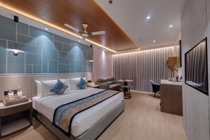 Presidential Suite | ตู้นิรภัยในห้องพัก, โต๊ะทำงาน, ผ้าม่านกันแสง, เตารีด/โต๊ะรีดผ้า