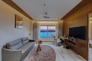 Presidential Suite | 起居區 | 40-吋平面電視，提供有線頻道