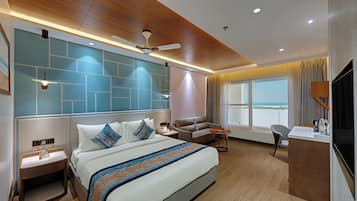 Premier Room | In-room safe, desk, blackout curtains, iron/ironing board