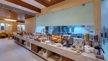 Daily buffet breakfast for a fee